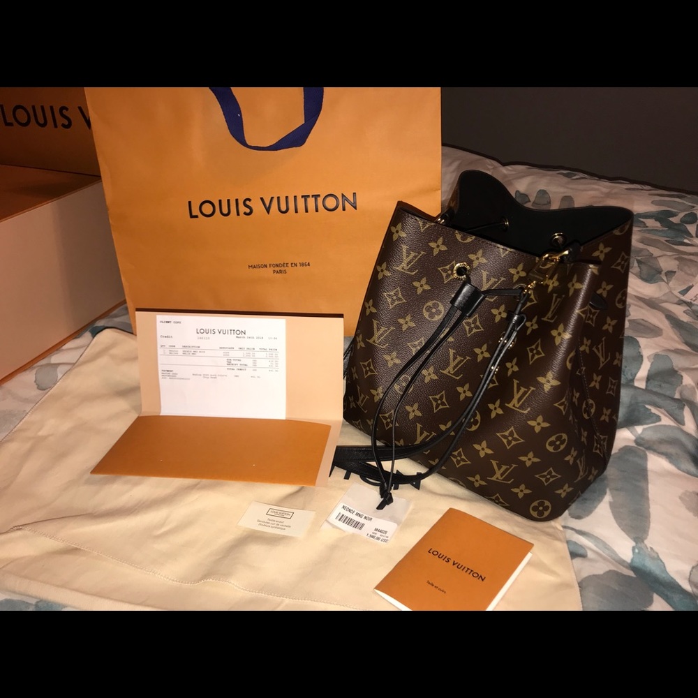 2018 Like New Louis Vuitton NeoNoe Noir M44020